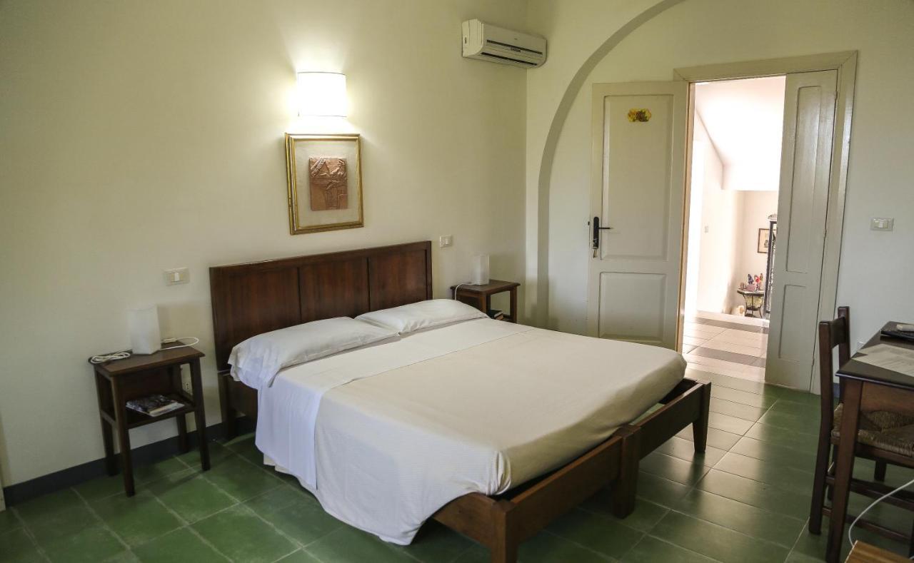 Barone Gr Macri Agriturismo Modi 게라스 외부 사진