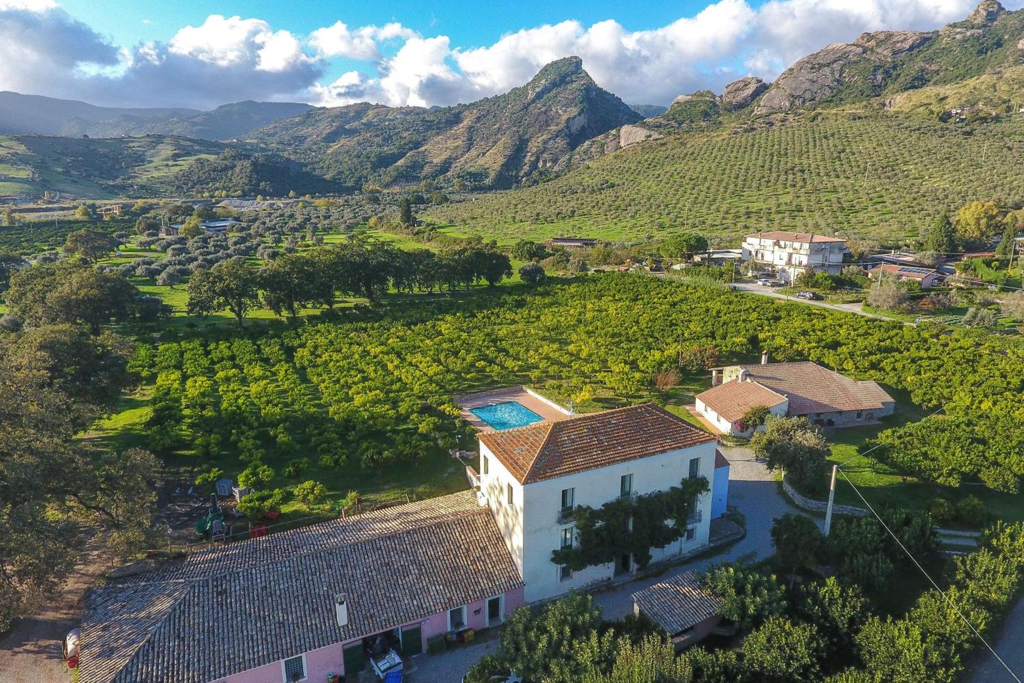Barone Gr Macri Agriturismo Modi 게라스 외부 사진