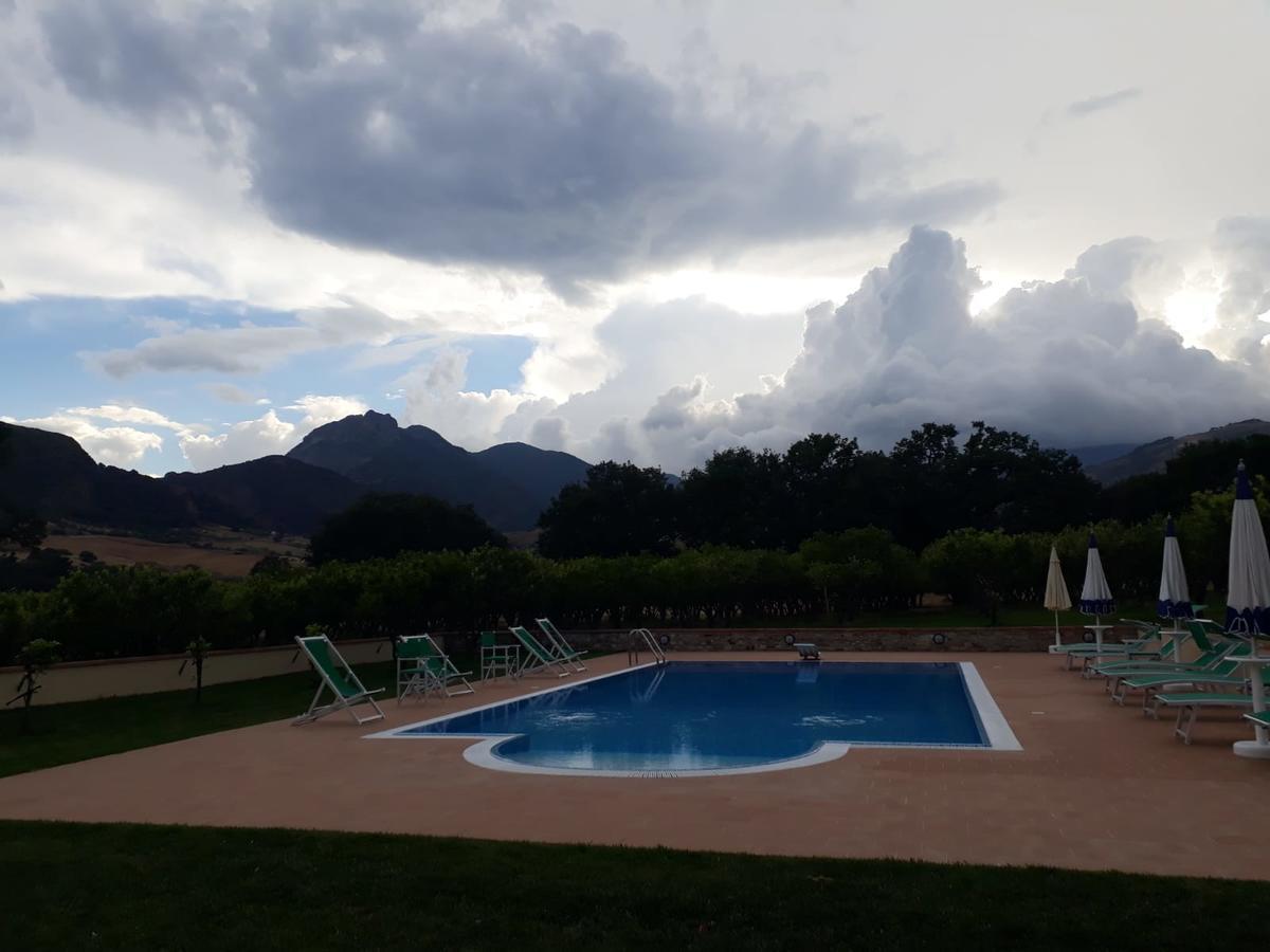 Barone Gr Macri Agriturismo Modi 게라스 외부 사진